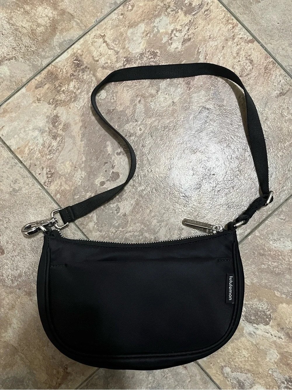Lululemon Athletica City Essentials Mini Shoulder Bag 1L - Picture 3 of 5